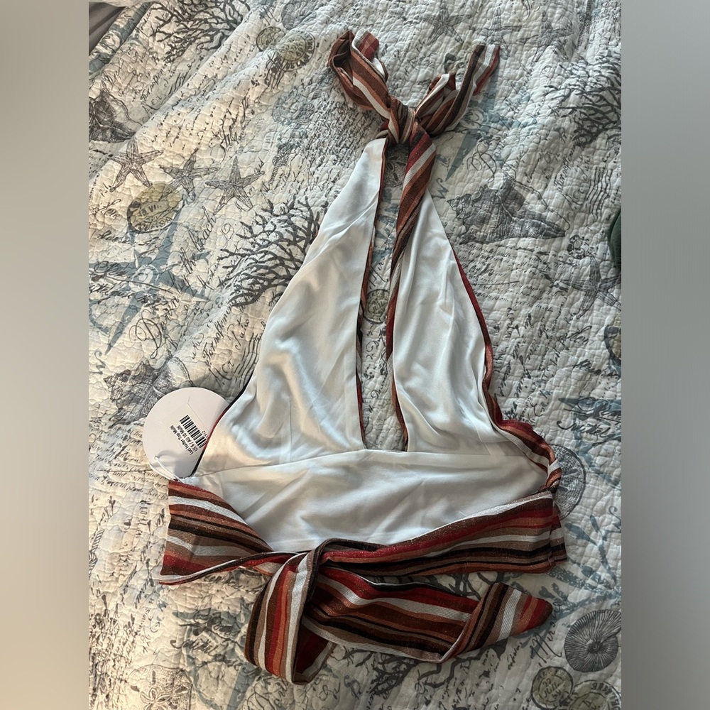 NEW princess Polly halter crop top - Picture 3 of 3